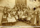 Zdjęcie klasowe dzieci ze Szkoły Podstawowej Nr 1 - ok. 1905 r. (w środku Romuald Adam Cebertowicz)