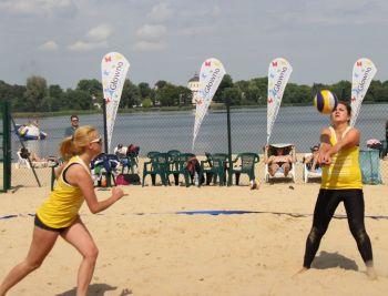 turniej siatkówki plażowej nad zalewem Mrożyczka