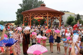 Piknik pod altaną taneczno-koncertową