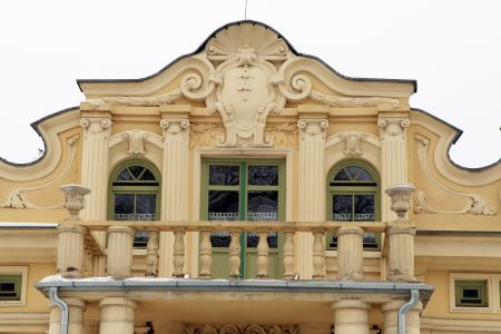 zabytkowy balkon w Pałacu Jabłońskich