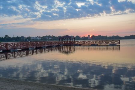 Widok na molo z platformą widokową