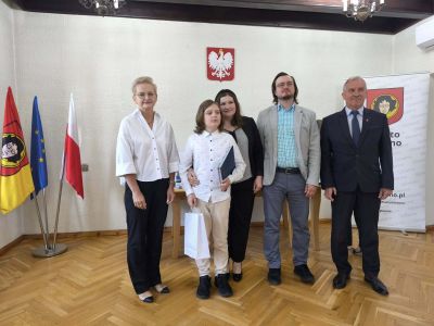Uroczystość rozdania Nagród Burmistrza dla najlepszych uczniów w roku szkolnym 2024/25