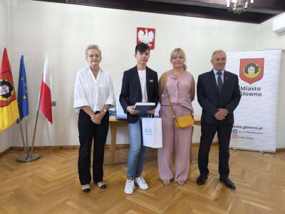 Uroczystość rozdania Nagród Burmistrza dla najlepszych uczniów w roku szkolnym 2024/25