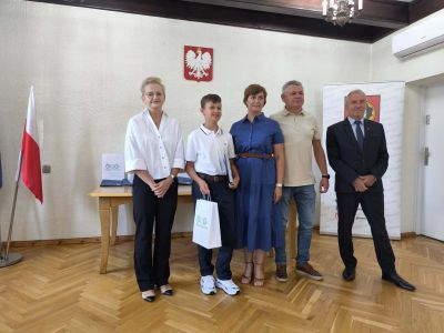 Uroczystość rozdania Nagród Burmistrza dla najlepszych uczniów w roku szkolnym 2024/25
