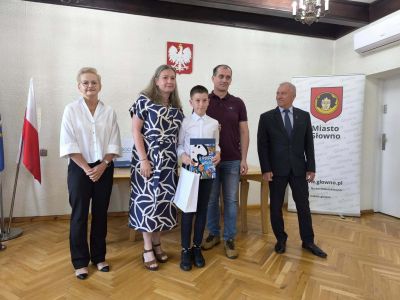 Uroczystość rozdania Nagród Burmistrza dla najlepszych uczniów w roku szkolnym 2024/25