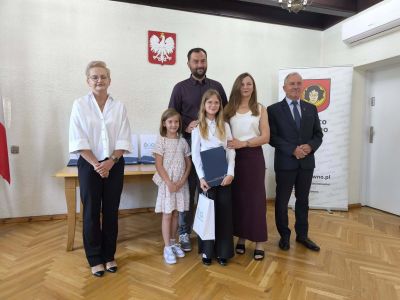 Uroczystość rozdania Nagród Burmistrza dla najlepszych uczniów w roku szkolnym 2024/25