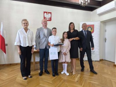 Uroczystość rozdania Nagród Burmistrza dla najlepszych uczniów w roku szkolnym 2024/25