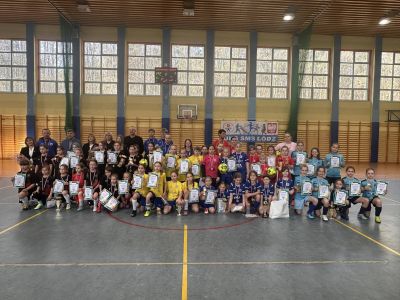 Turniej piłki nożnej dziewcząt z rocznika 2016 i młodszych