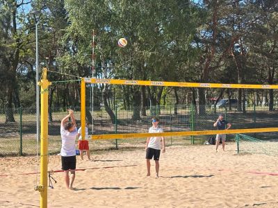 Sukces głowieńskich szkół podczas Mistrzostw Powiatu Zgierskiego w Siatkówce Plażowej